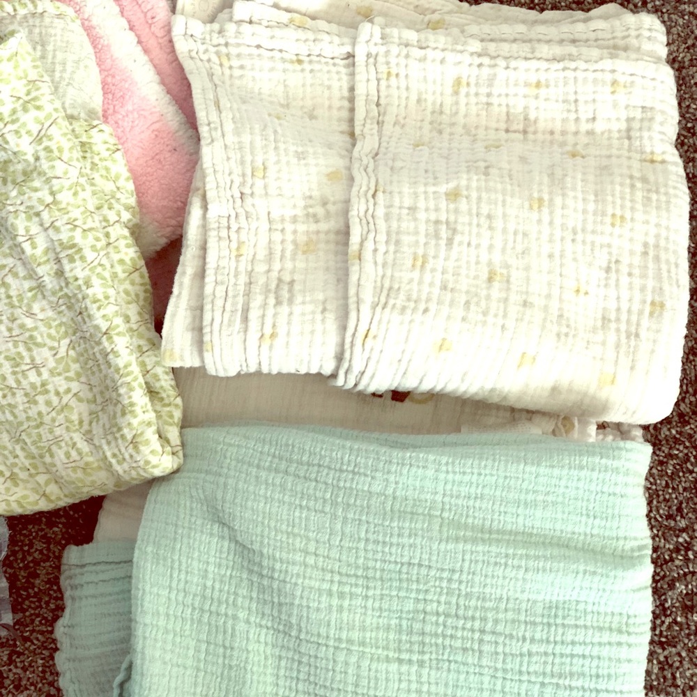 Swaddle blankets- great condition